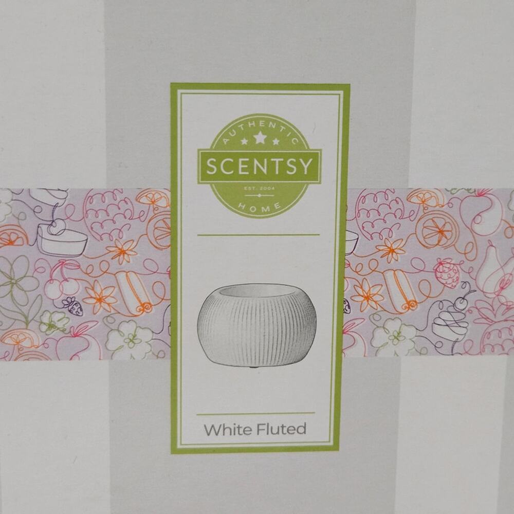 Scentsy White Fluted Wax Warmer 9W White New in Box